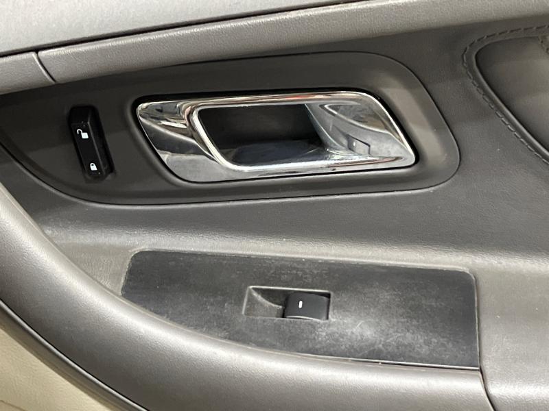 2012 Ford Taurus Front Door Trim Panel
