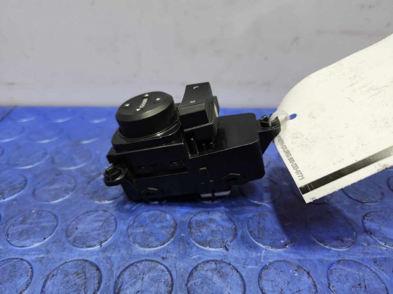 2016 Hyundai Tucson Mirror Switch