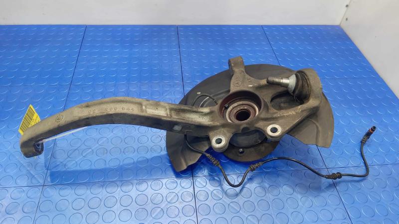 2012 Mercedes R-Class Spindle Knuckle Front