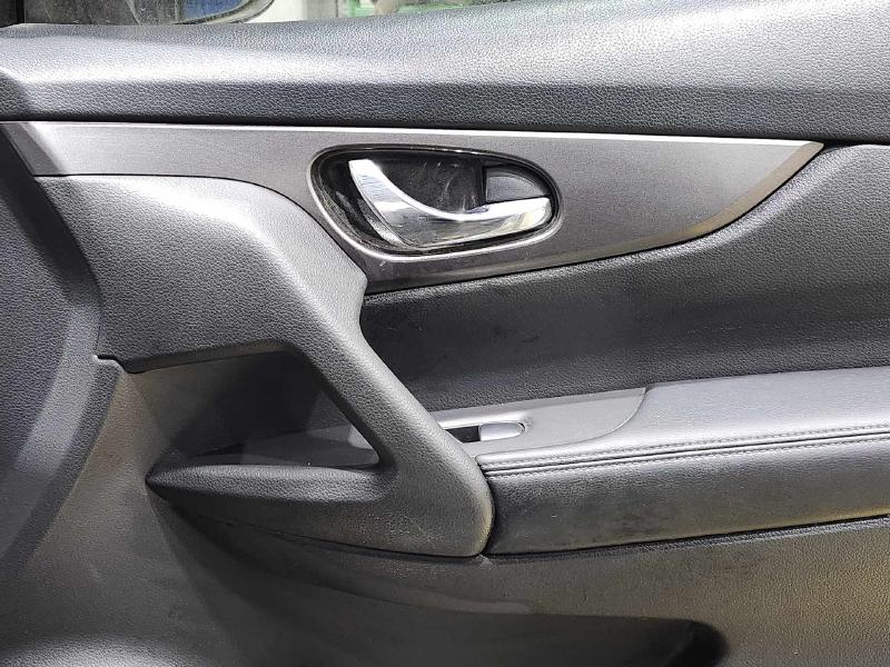 2015 Nissan Rogue Front Door Trim Panel