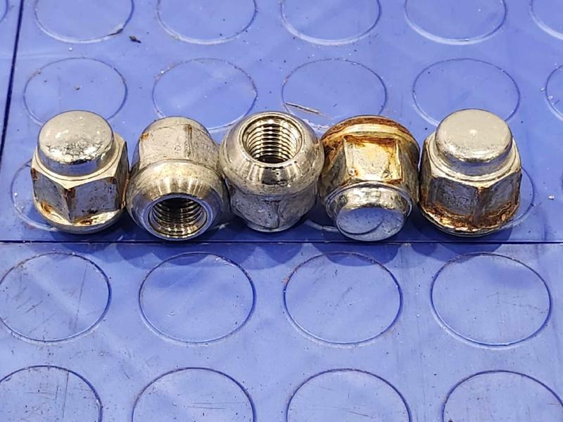 2013 Honda Civic Lug Nuts