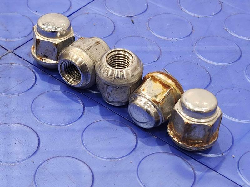2013 Honda Civic Lug Nuts