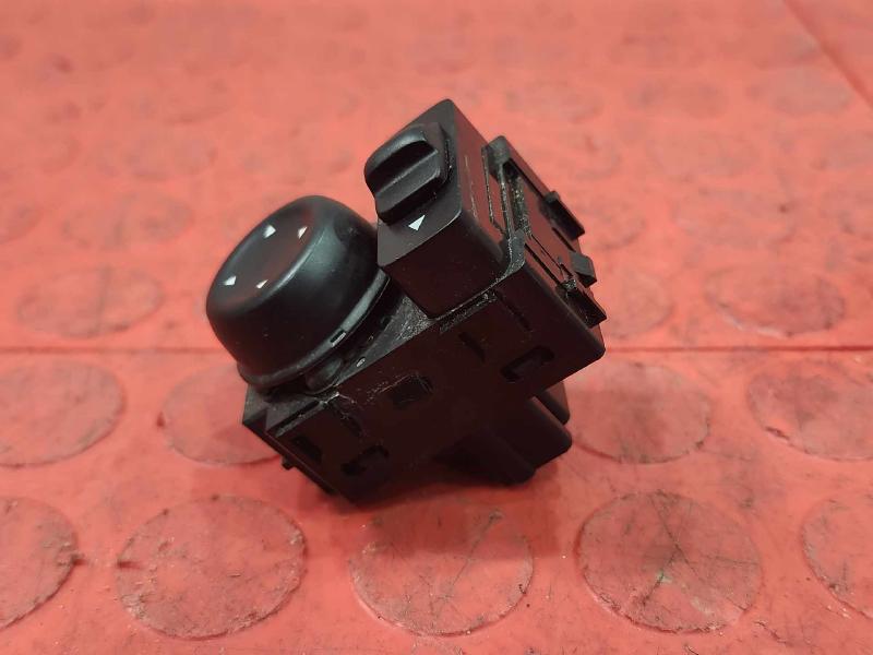 2020 Nissan Kicks Door Switch Front