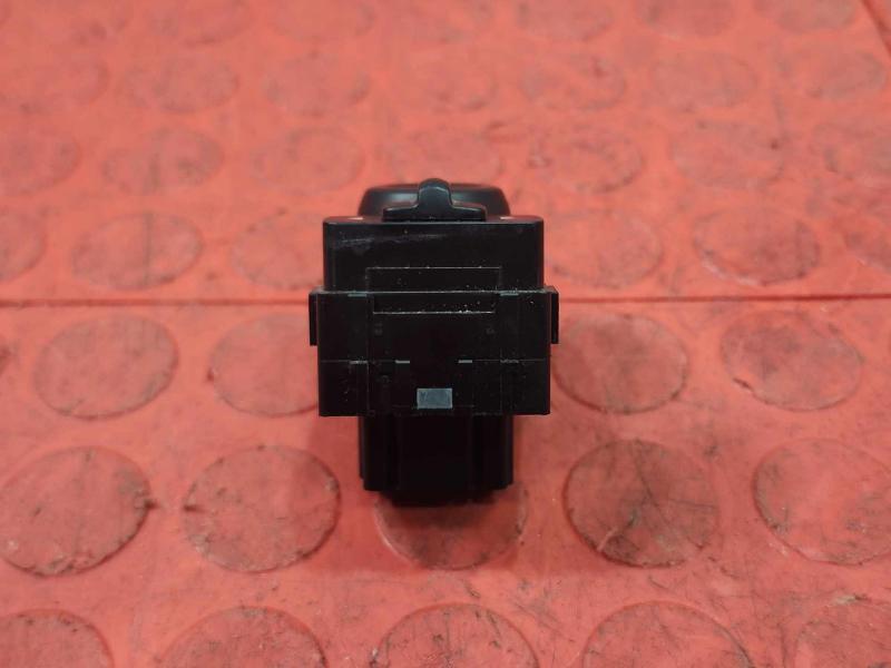 2020 Nissan Kicks Door Switch Front