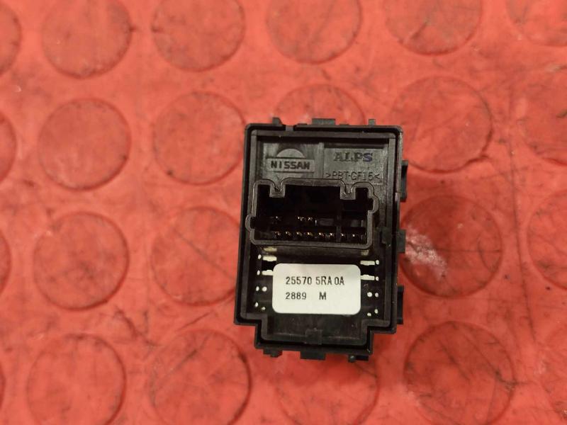 2020 Nissan Kicks Door Switch Front