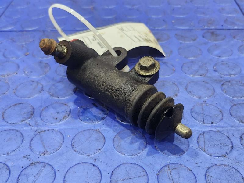 1997 Toyota Tacoma Slave Cylinder