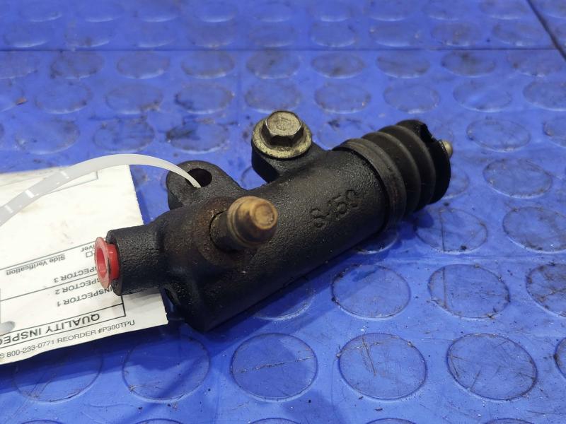 1997 Toyota Tacoma Slave Cylinder
