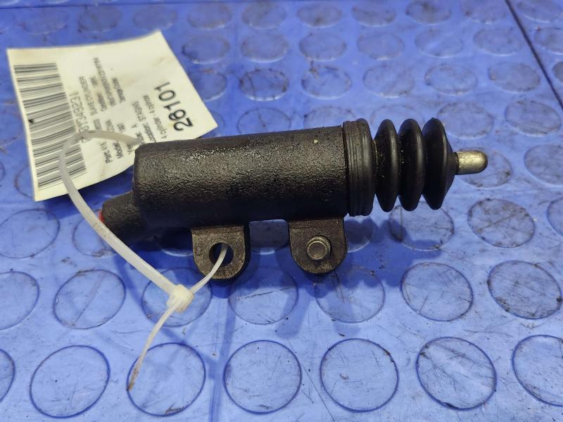 1997 Toyota Tacoma Slave Cylinder