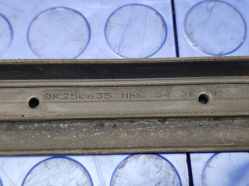 2011 Infiniti QX56 Rocker Moulding