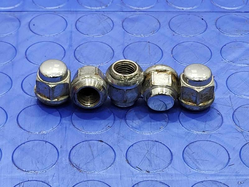 2016 Honda Civic Lug Nuts