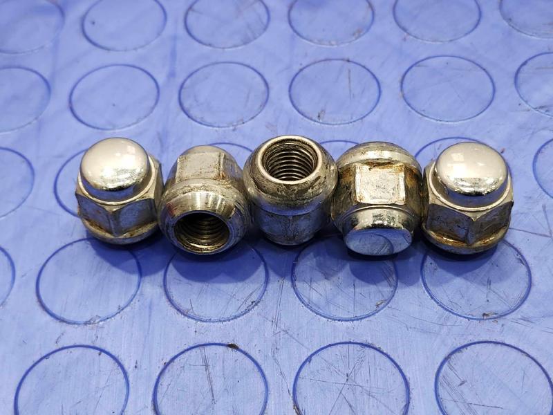 2016 Honda Civic Lug Nuts