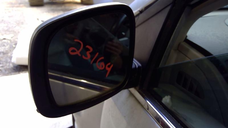 2009 Volkswagen Routan Door Mirror