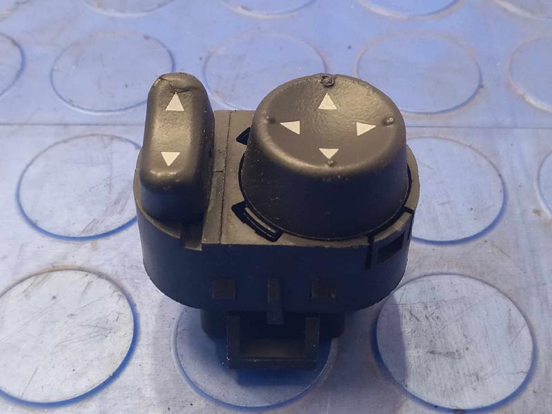2011 Chevrolet Impala Door Switch Front