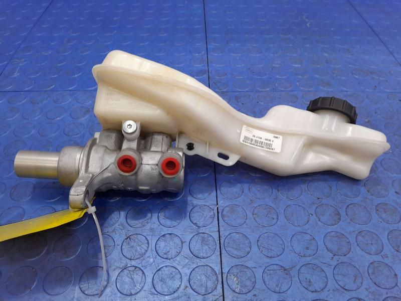 2017-2020 Lincoln Continental Brake Master Cylinder Assembly OEM G3GZ2140A