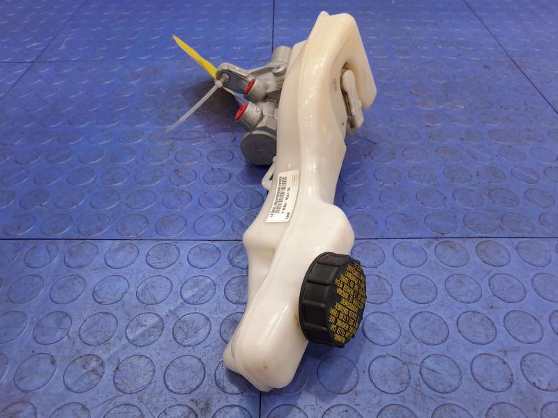 2017-2020 Lincoln Continental Brake Master Cylinder Assembly OEM G3GZ2140A