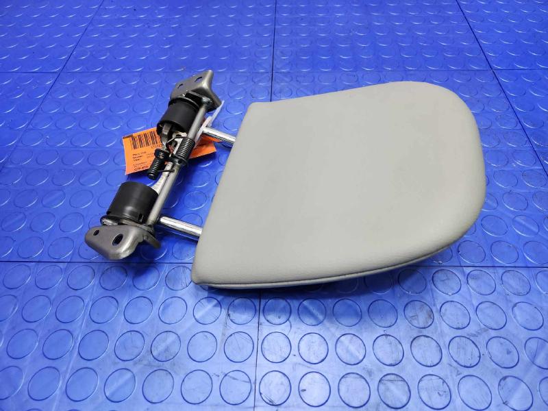 2010 Toyota Highlander Headrest