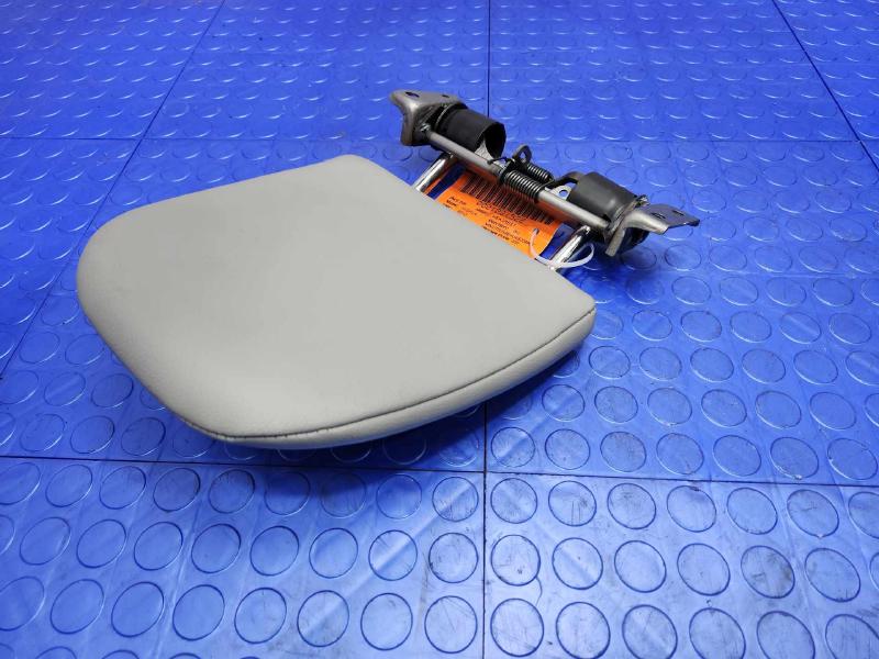 2010 Toyota Highlander Headrest