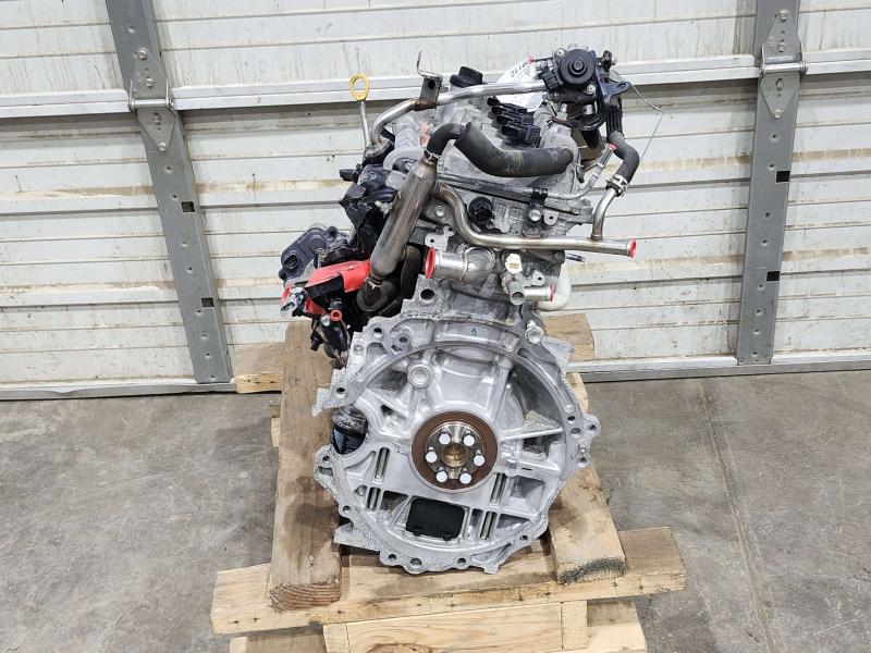 2015 Toyota Prius Engine Assembly/Motor