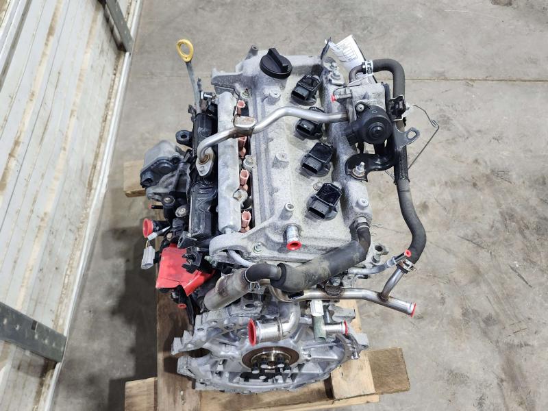 2015 Toyota Prius Engine Assembly/Motor