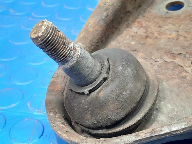 2005 Ford Explorer Lower Control Arm Front