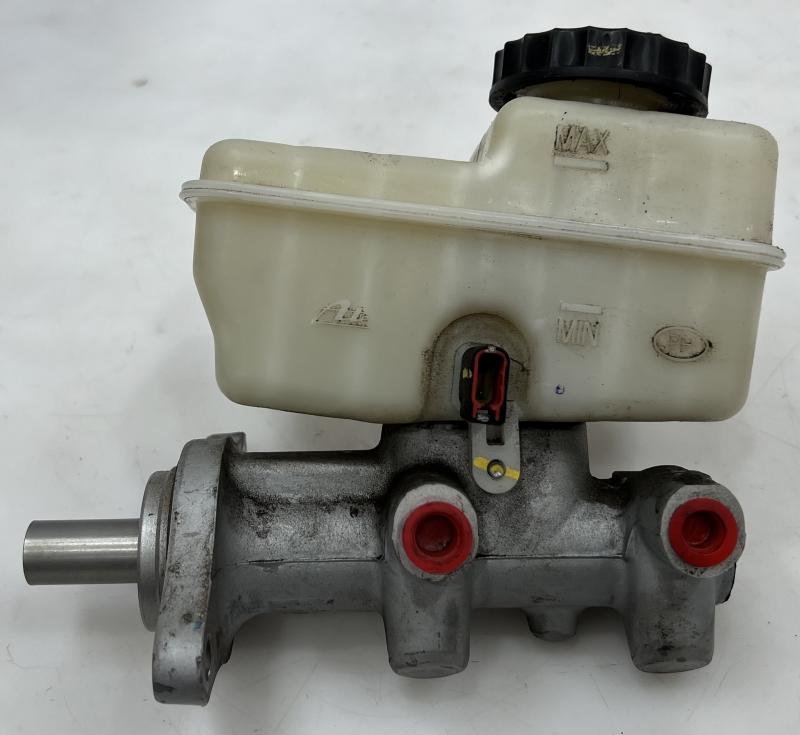 2010 - 2021 Nissan Frontier 4.0L Brake Master Cylinder Assembly OEM 460109BP1A