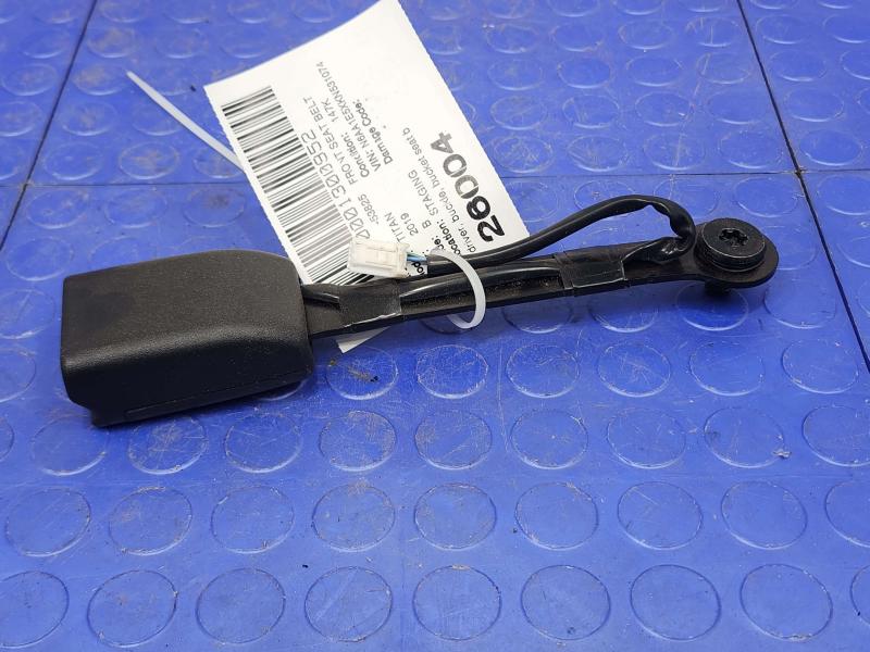 2019 Nissan Titan Front Seat Belt