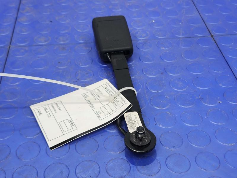 2019 Nissan Titan Front Seat Belt