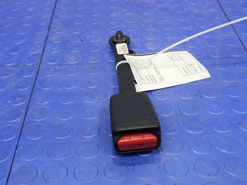 2019 Nissan Titan Front Seat Belt