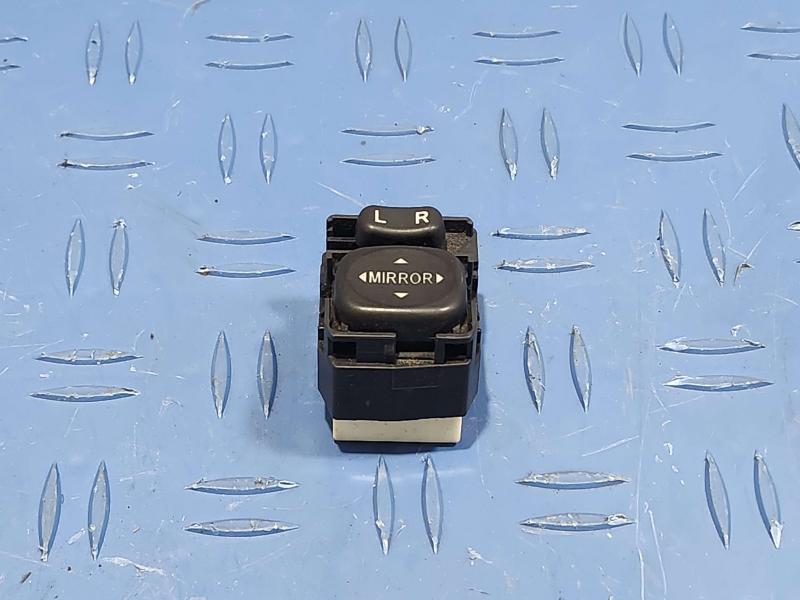 2013 Toyota Camry Door Switch Front