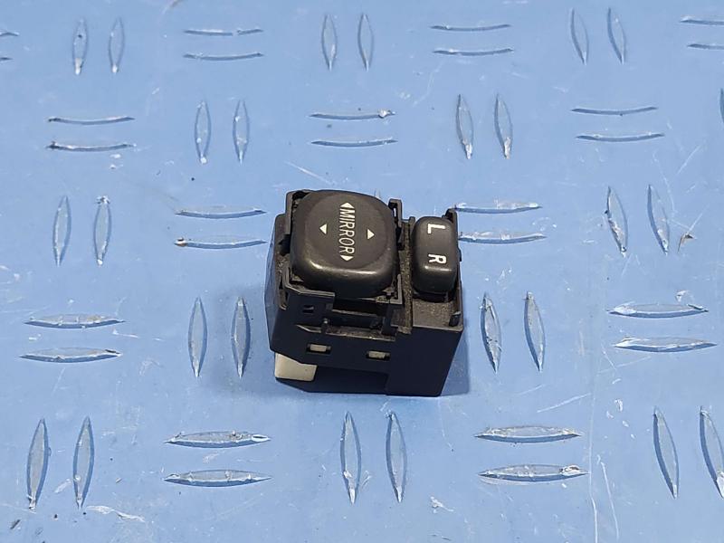 2013 Toyota Camry Door Switch Front