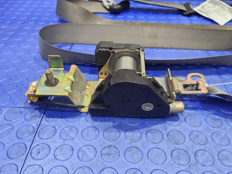 2004 Ford Explorer Front Seat Belt