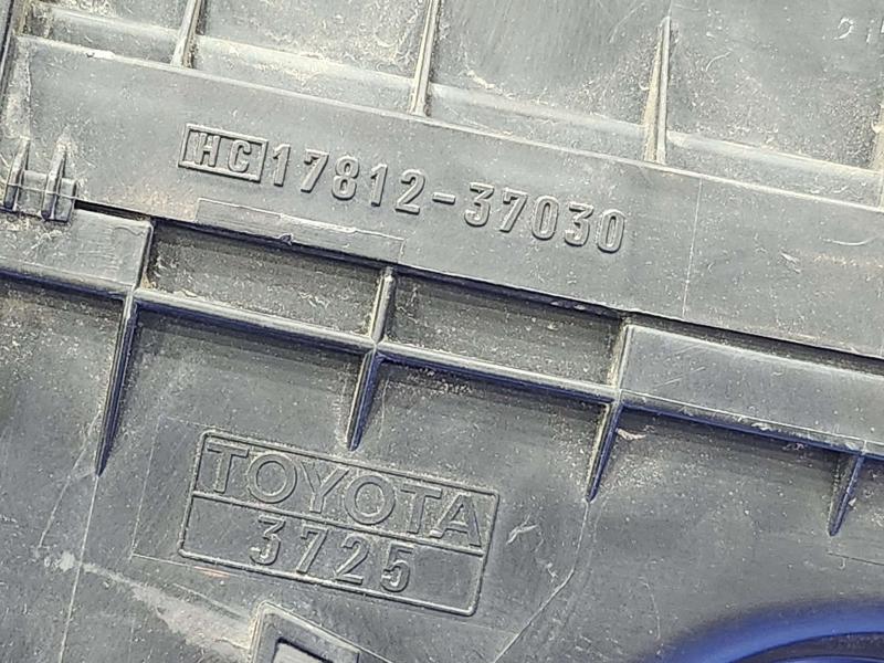 2010 - 2015 Toyota Prius 1.8L Air Cleaner Box Assembly OEM 1770037261