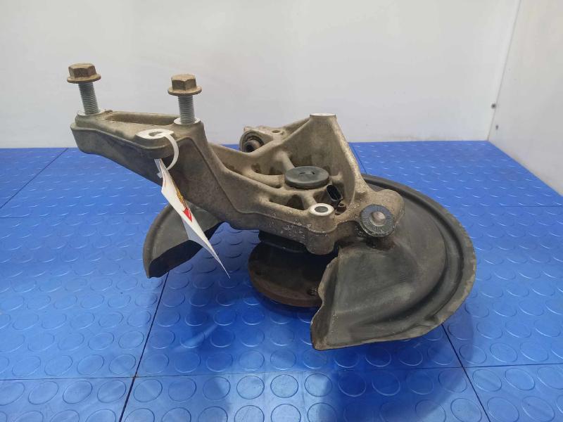 2006 Volkswagen Passat Rear Knuckle/Stub Axle