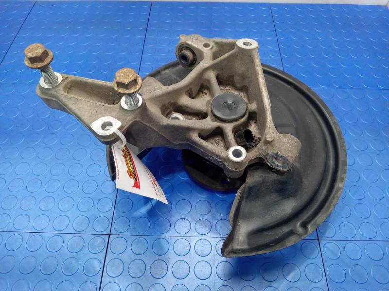 2006 Volkswagen Passat Rear Knuckle/Stub Axle