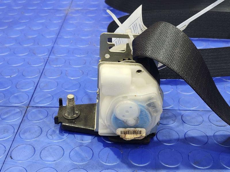 2006 Ford Mustang Rear Seat Belt