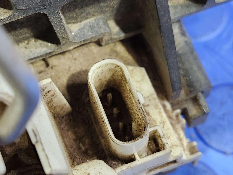 2013 Dodge Grand Caravan Front Door Latch