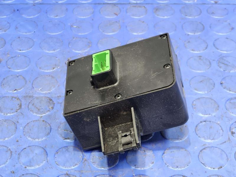 2007 Hummer H3 Headlight Switch (Dash Mtd)