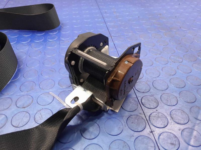 2014 Nissan Versa Rear Seat Belt