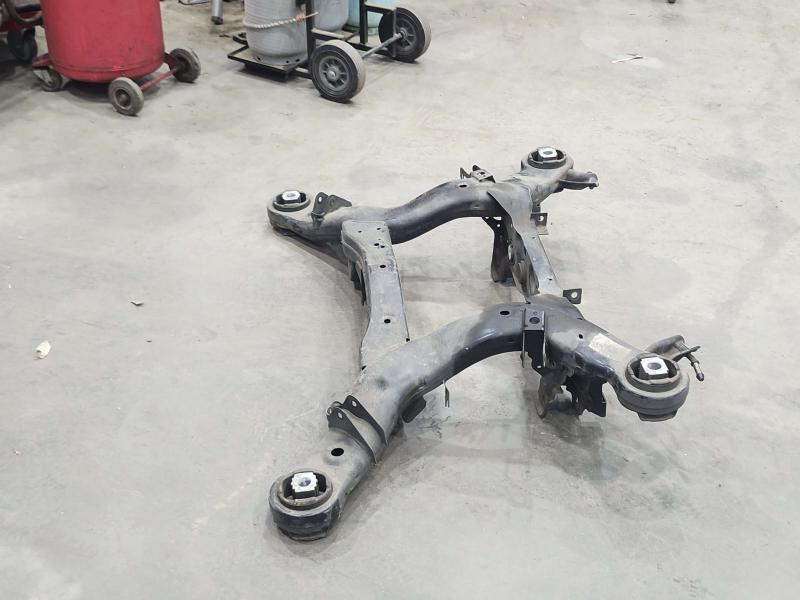 2013 Dodge Durango Crossmember/Cradle/Undercarria