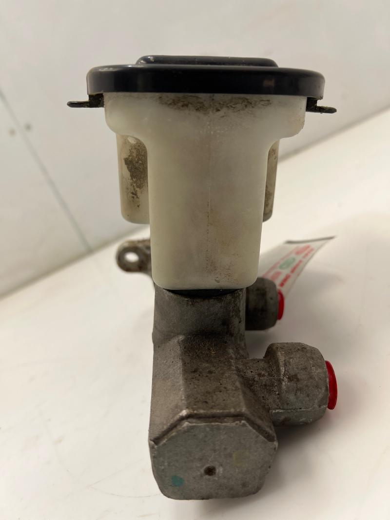 1993 GMC Sierra 1500 Master Cylinder