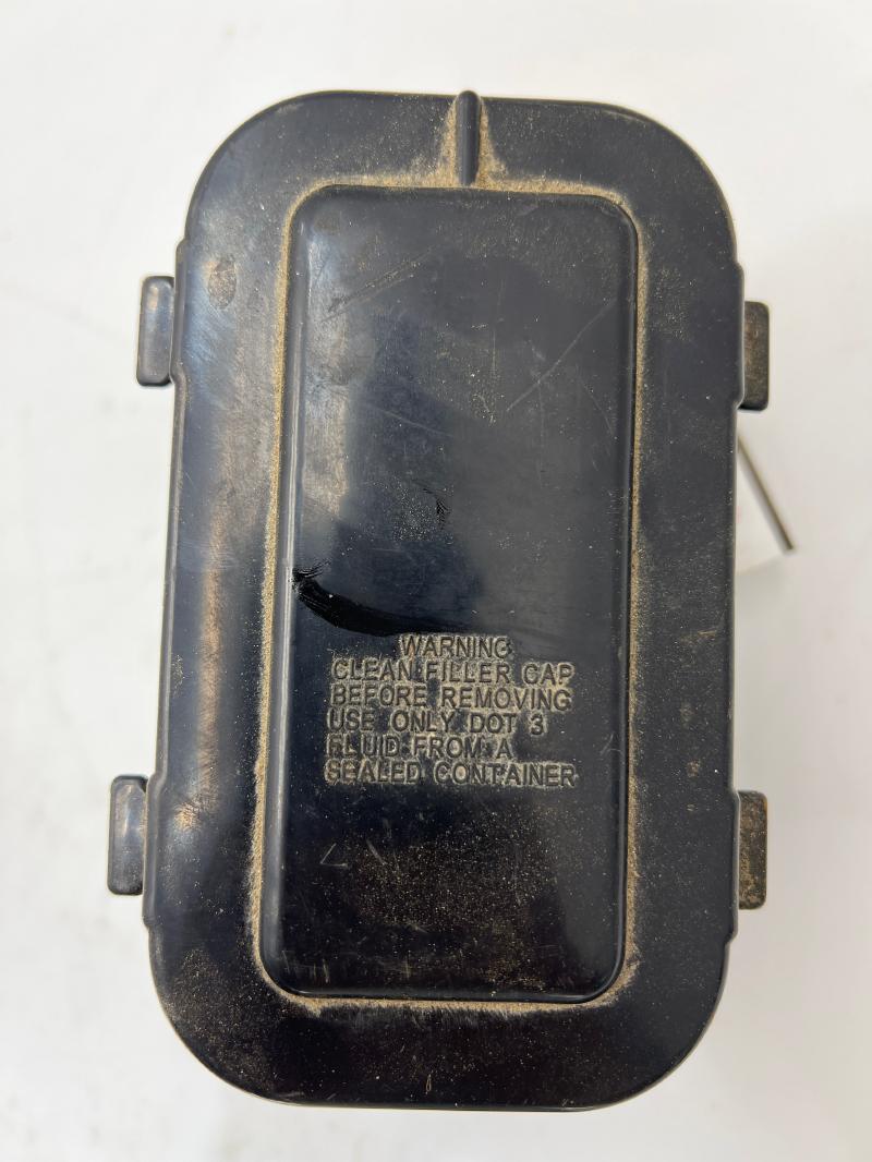 1993 GMC Sierra 1500 Master Cylinder