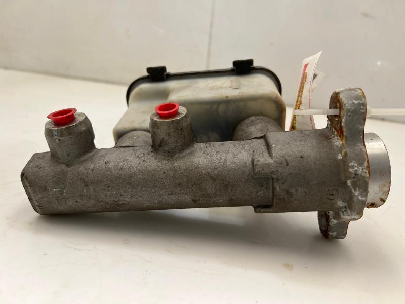 1993 GMC Sierra 1500 Master Cylinder