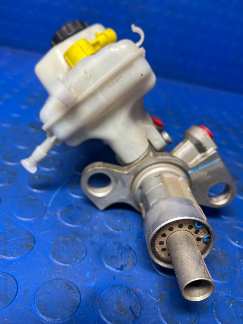 2012 Buick LaCrosse Master Cylinder
