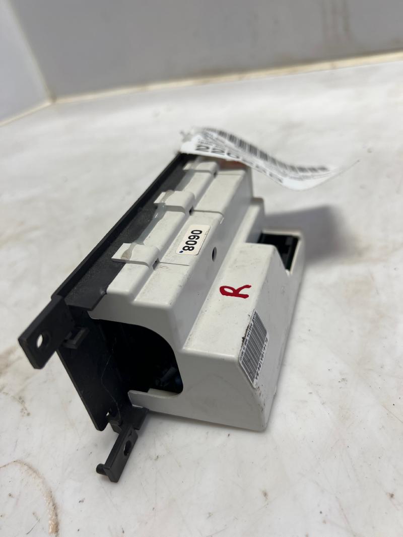 2003 - 2006 Ford Expedition Radio / Headphone Control w/ TV Pkg OEM