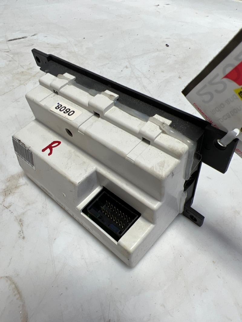 2003 - 2006 Ford Expedition Radio / Headphone Control w/ TV Pkg OEM