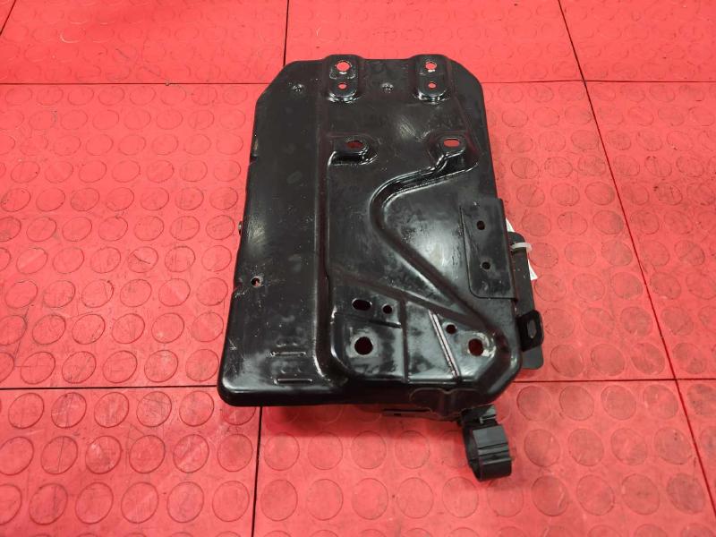 2020 Nissan Kicks Battery Tray