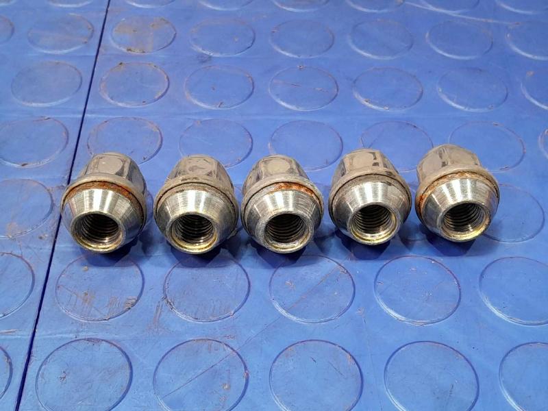 2015 Dodge Journey Lug Nuts