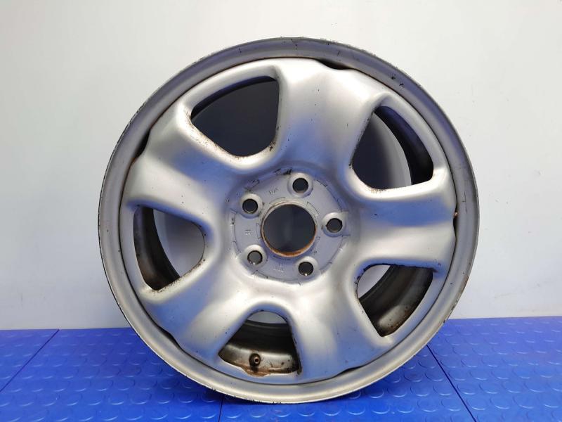 2005 Honda CR-V Wheel