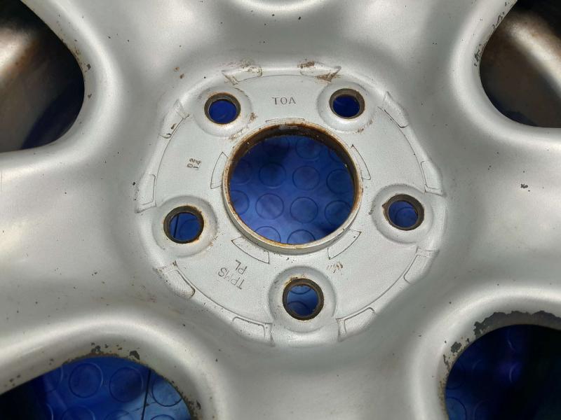 2005 Honda CR-V Wheel