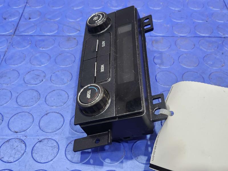 2015 GMC Yukon XL Heater A/C Control